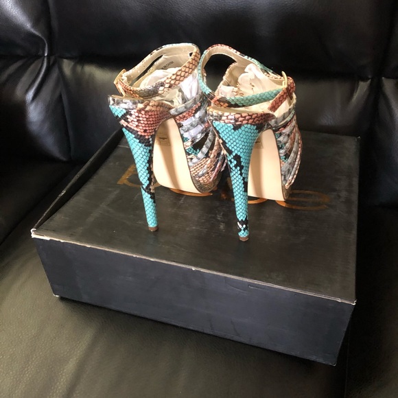 Bebe platform sexy heels - Picture 2 of 7